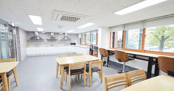 Hallim University Dormitory Room02